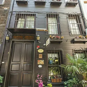 Naz Wooden House 3* İstanbul
